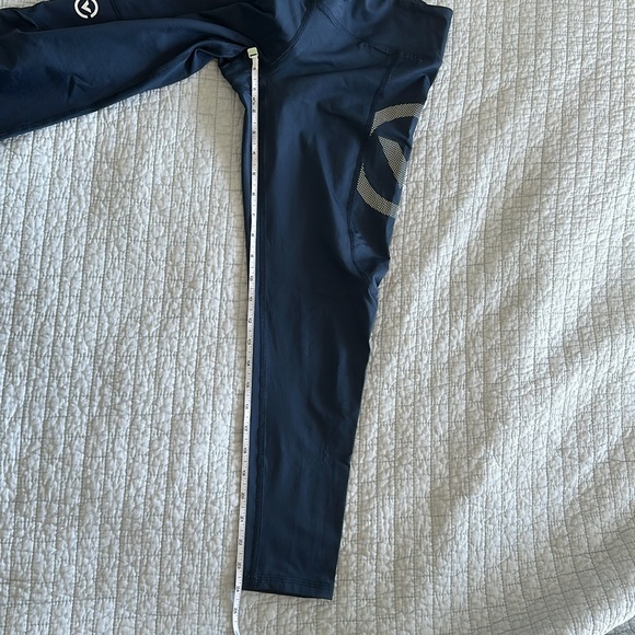 Virus Compression Leggings - Picture 7 of 7